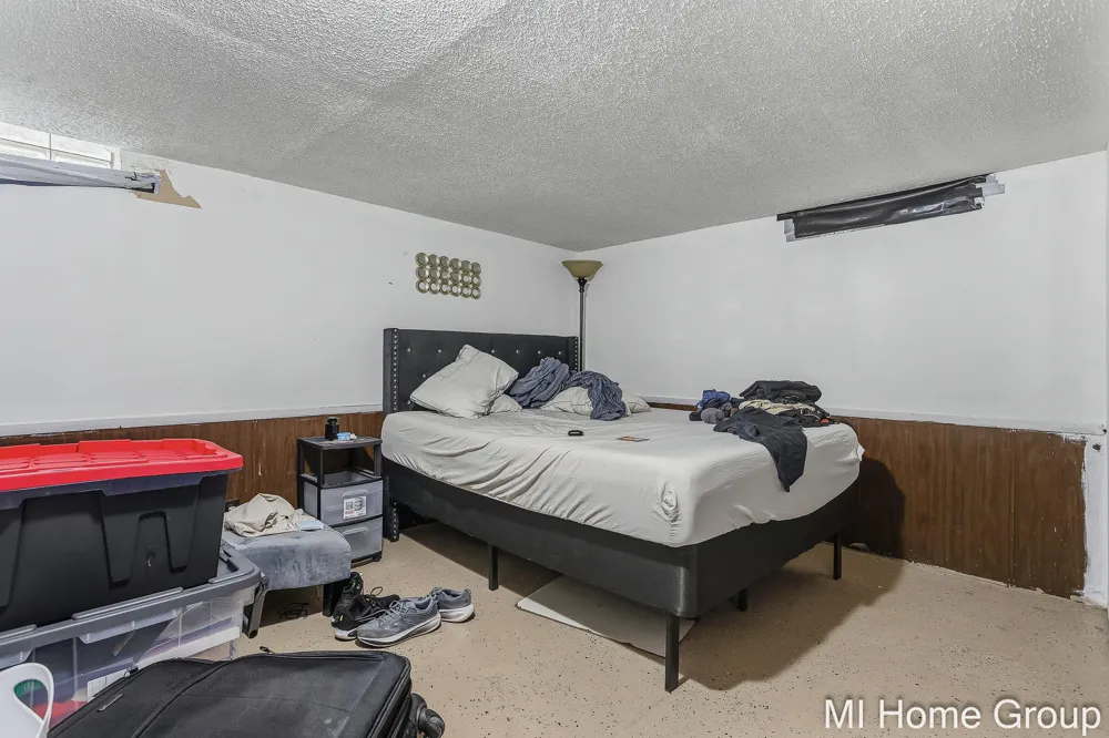 311 W 32nd Street Holland City, MI 49423