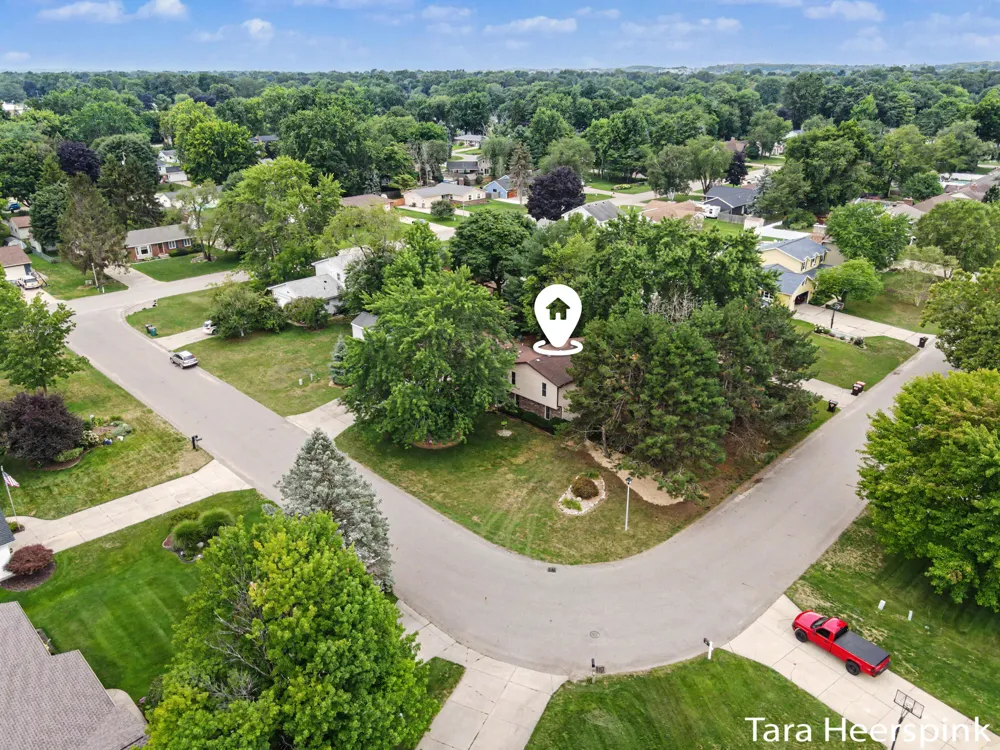 2078 Fernwood Drive Georgetown Charter Township, MI 49428