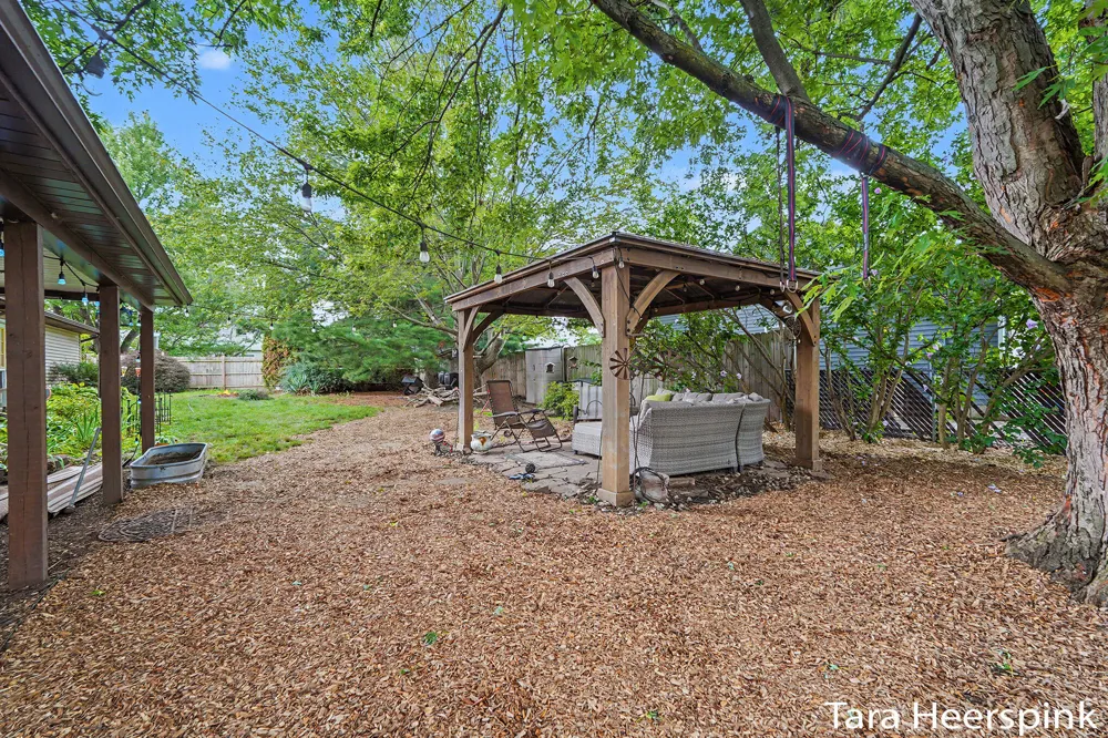 2078 Fernwood Drive Georgetown Charter Township, MI 49428