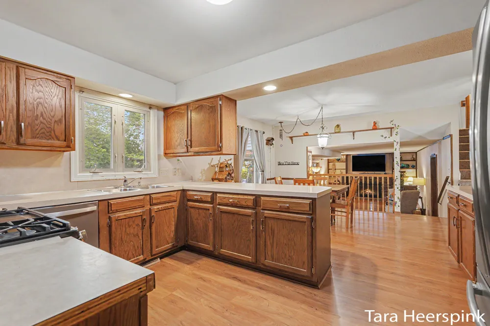 2078 Fernwood Drive Georgetown Charter Township, MI 49428