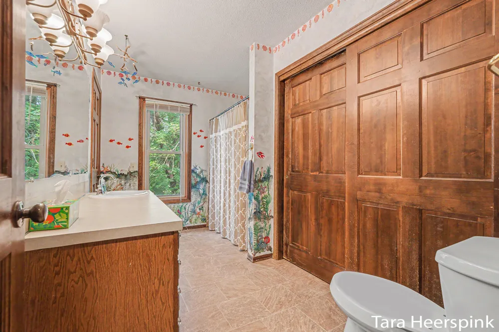 2078 Fernwood Drive Georgetown Charter Township, MI 49428