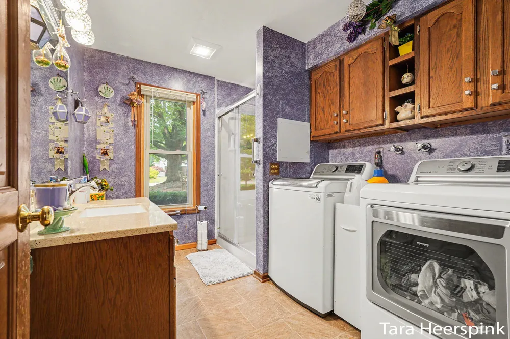 2078 Fernwood Drive Georgetown Charter Township, MI 49428
