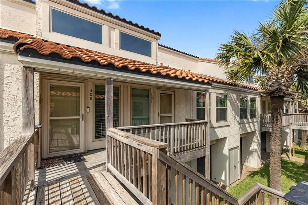 620 S Fulton Beach #308 Rockport, TX 78382