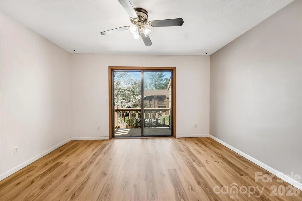 521 Courtwood Lane #8 Hendersonville, NC 28739