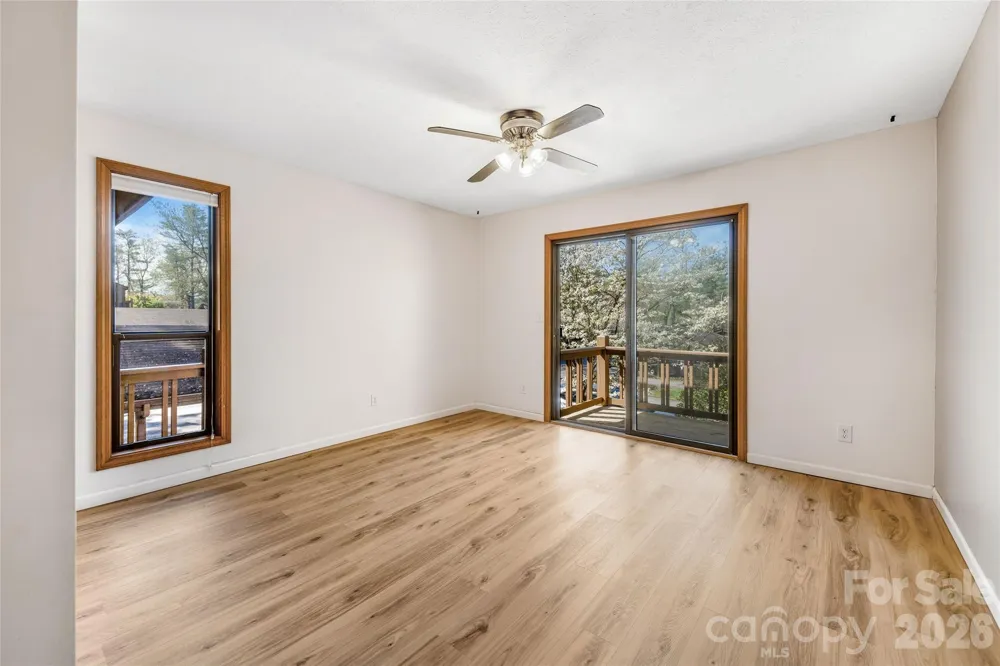 521 Courtwood Lane #8 Hendersonville, NC 28739
