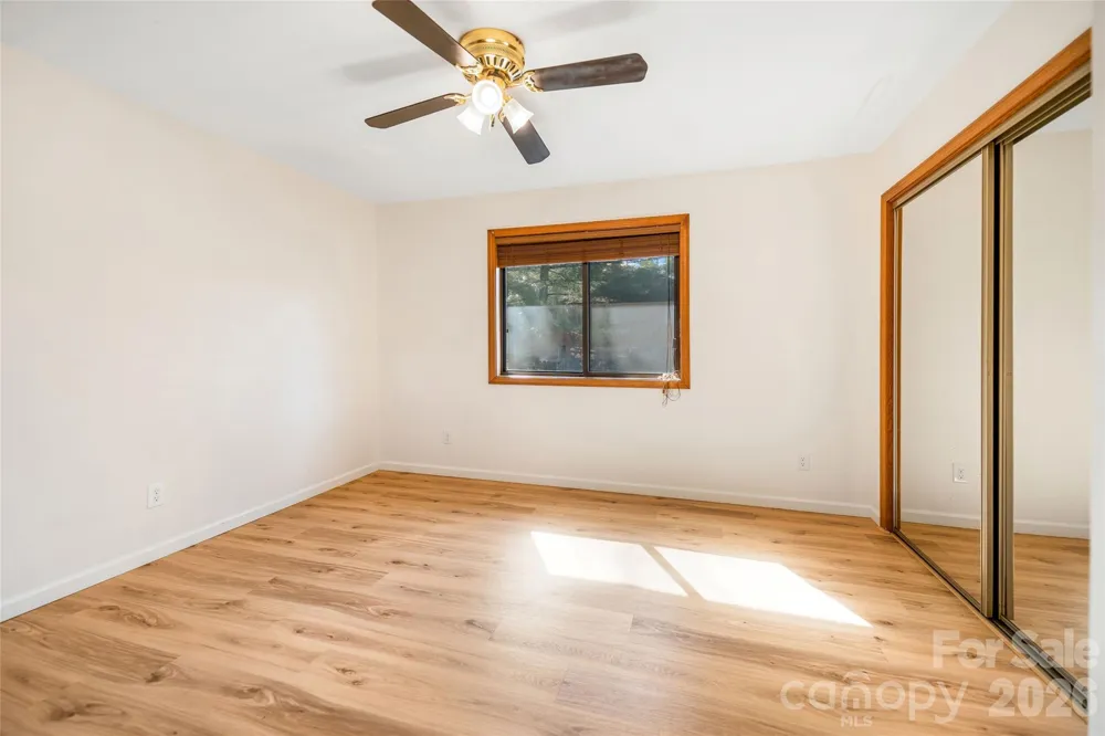 521 Courtwood Lane #8 Hendersonville, NC 28739