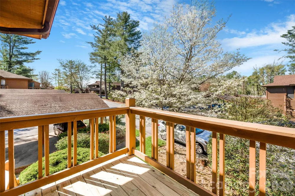 521 Courtwood Lane #8 Hendersonville, NC 28739