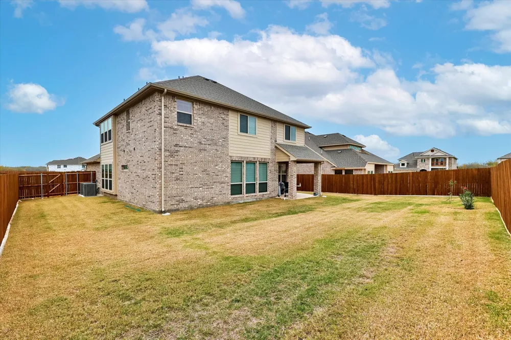 10 Covey Lane Sanger, TX 76266