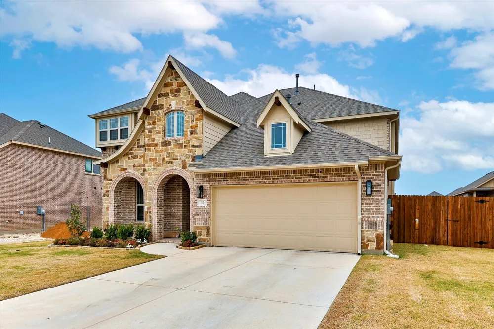 10 Covey Lane Sanger, TX 76266
