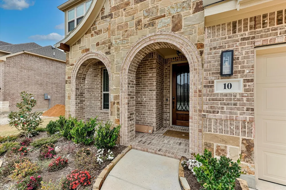 10 Covey Lane Sanger, TX 76266