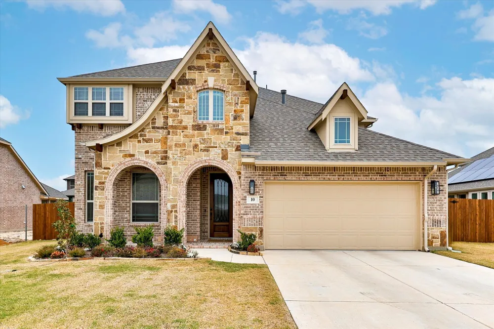 10 Covey Lane Sanger, TX 76266