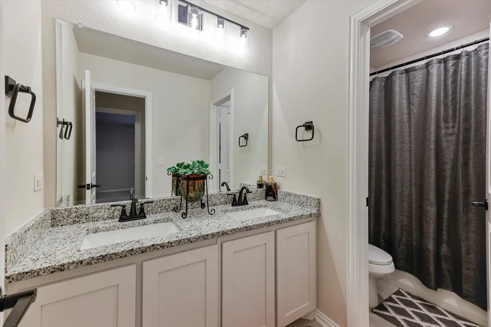 10 Covey Lane Sanger, TX 76266