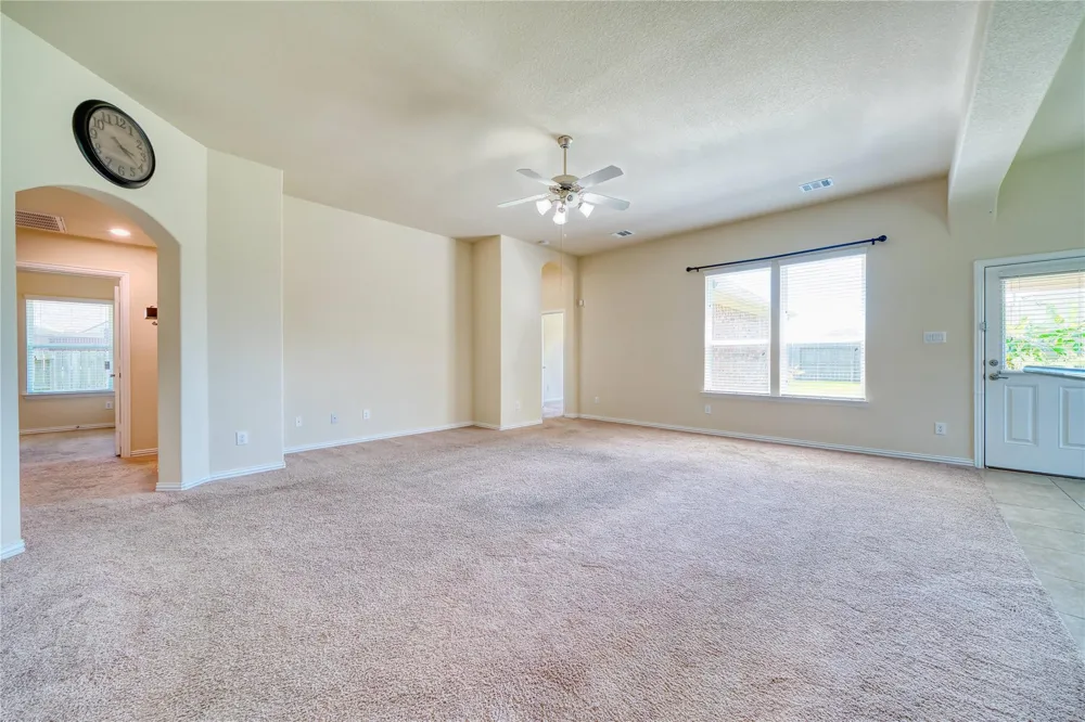 9515 Taylor Lane Mont Belvieu, TX 77523