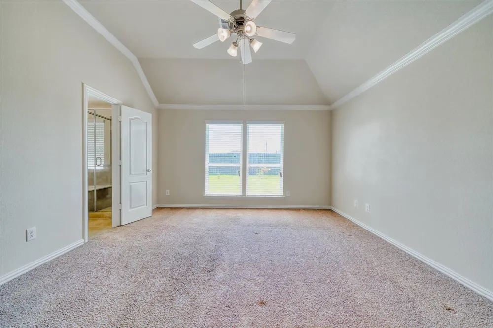 9515 Taylor Lane Mont Belvieu, TX 77523
