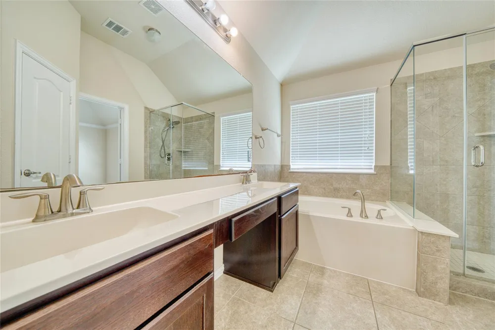 9515 Taylor Lane Mont Belvieu, TX 77523