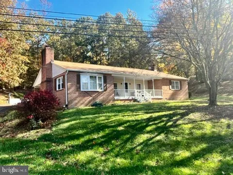 820 CEDAR GROVE ROAD