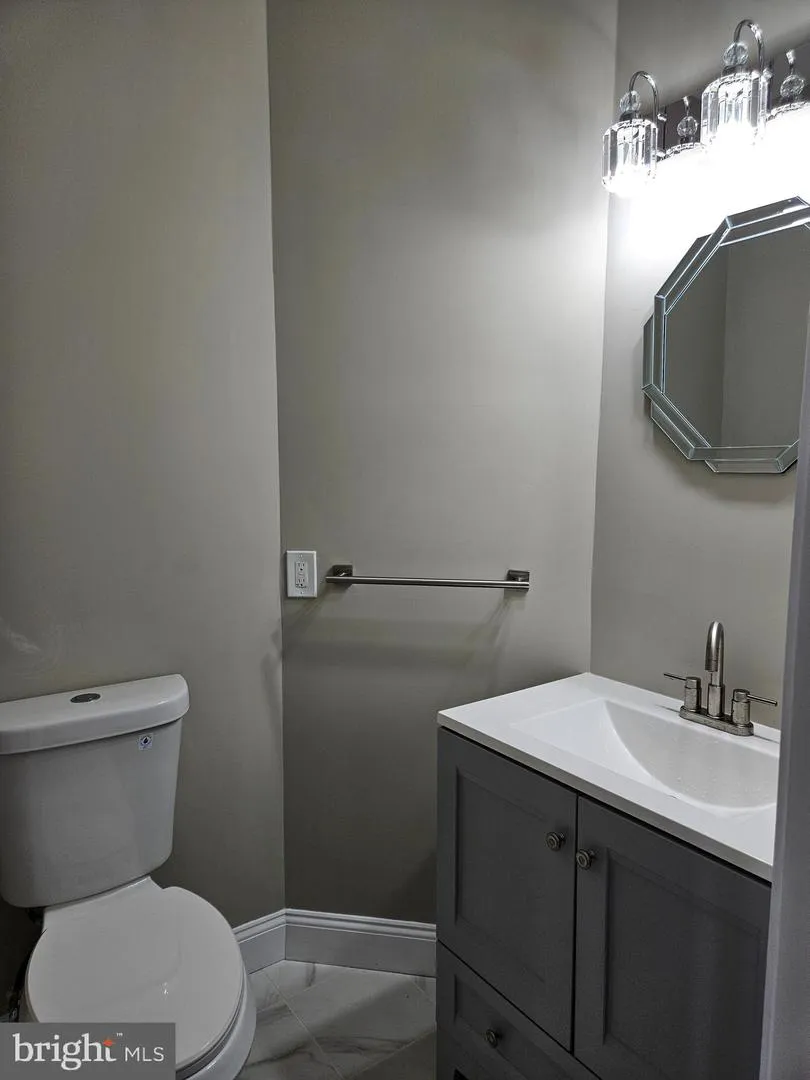 2 DEERFIELD Seabrook, NJ 08302