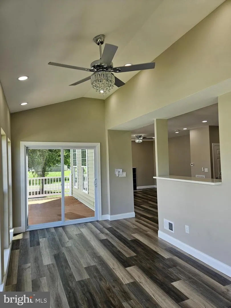 2 DEERFIELD Seabrook, NJ 08302