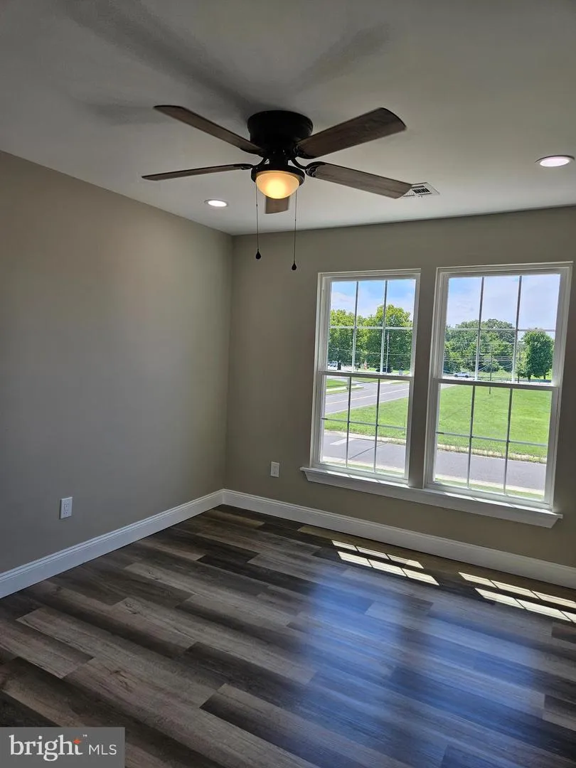 2 DEERFIELD Seabrook, NJ 08302