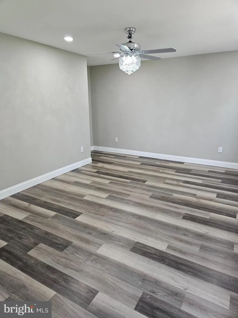 2 DEERFIELD Seabrook, NJ 08302