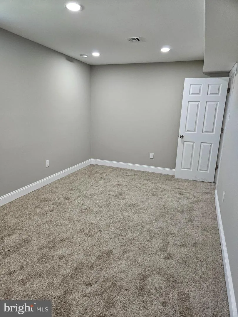 2 DEERFIELD Seabrook, NJ 08302