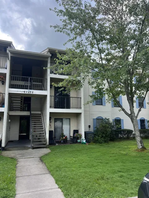 61 Colonial Court