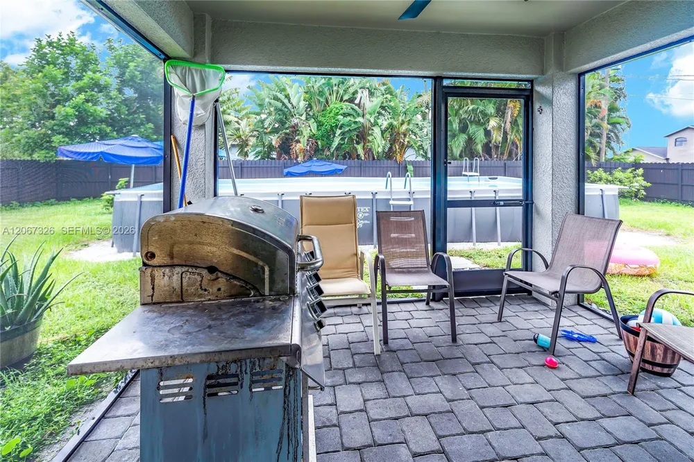 1307 1307 SW 13th Ter Cape Coral, FL 33991