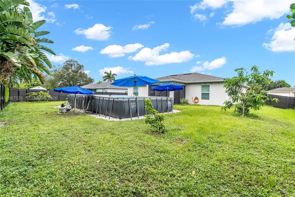 1307 1307 SW 13th Ter Cape Coral, FL 33991