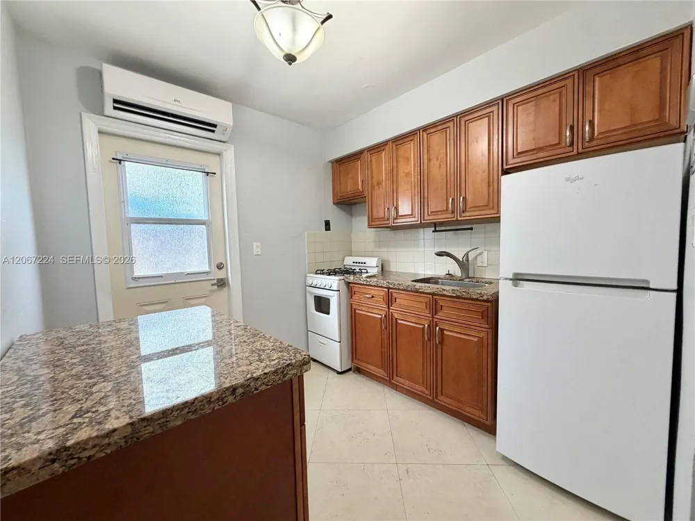4213 El Mar Dr #2 Lauderdale By The Sea, FL 33308