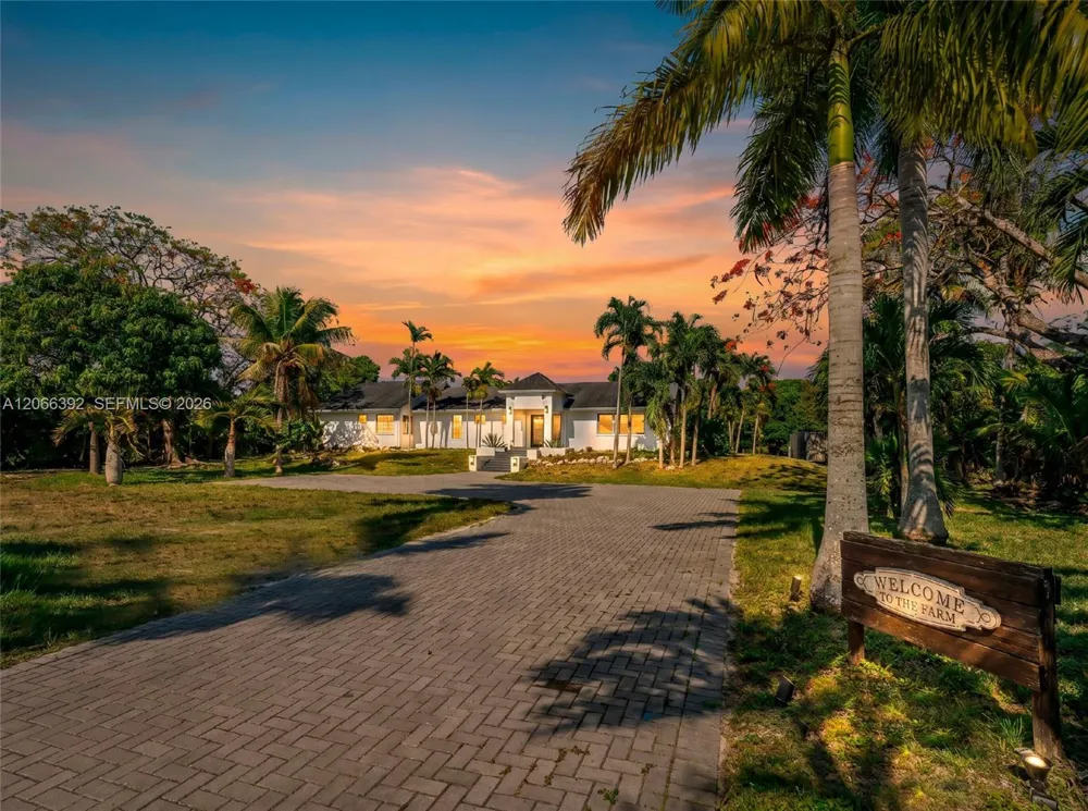 19601 SW 187th Ave Miami, FL 33187