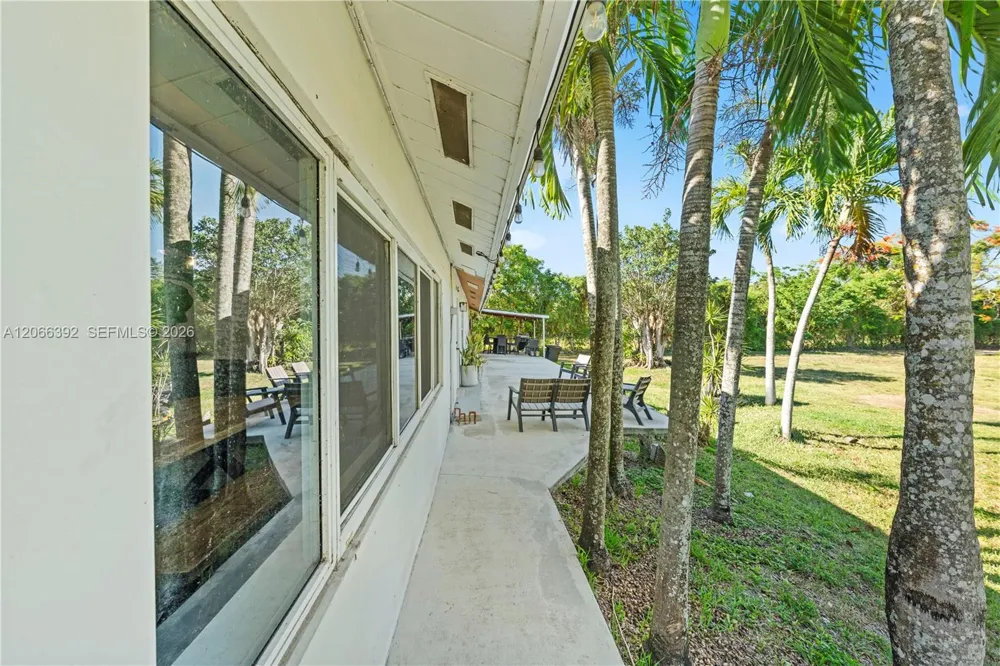 19601 SW 187th Ave Miami, FL 33187