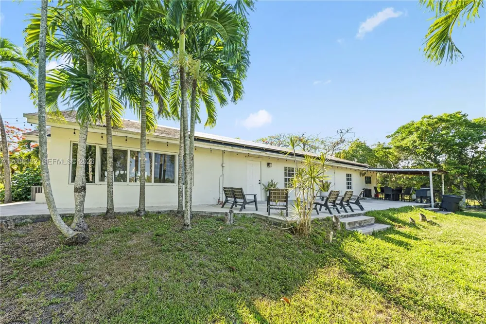 19601 SW 187th Ave Miami, FL 33187