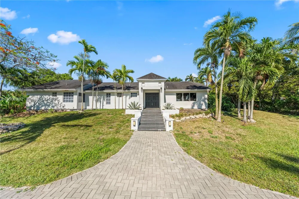 19601 SW 187th Ave Miami, FL 33187