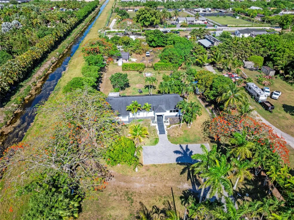 19601 SW 187th Ave Miami, FL 33187