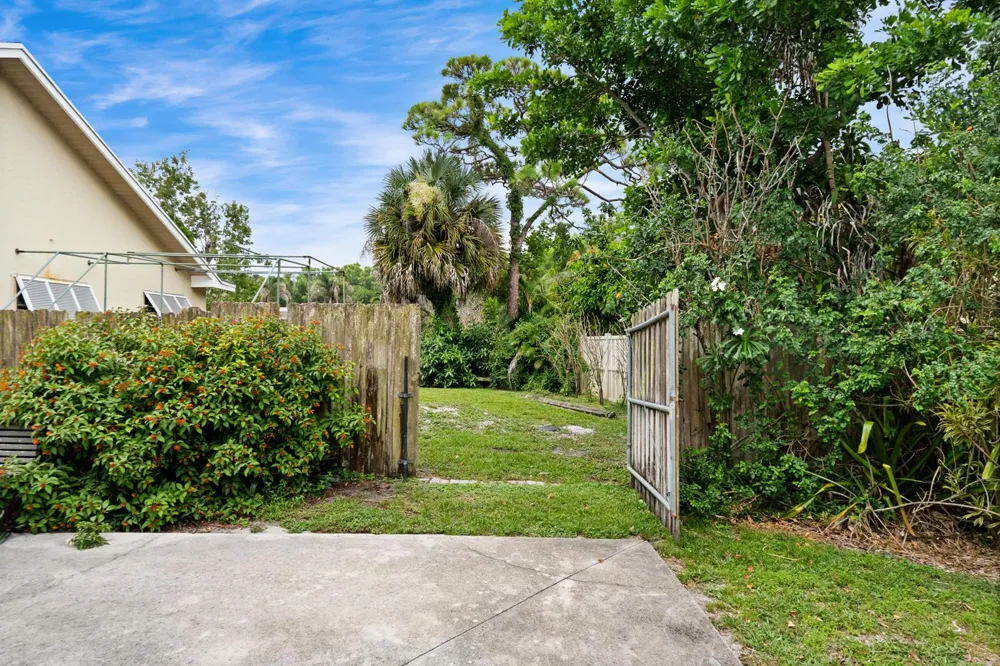 202 NE FLAX TERRACE Jensen Beach, FL 34957