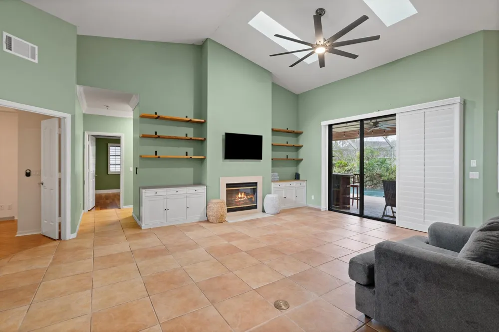 202 NE FLAX TERRACE Jensen Beach, FL 34957