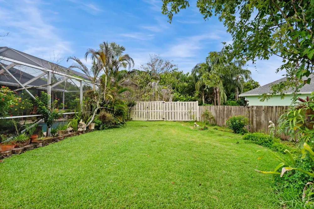 202 NE FLAX TERRACE Jensen Beach, FL 34957