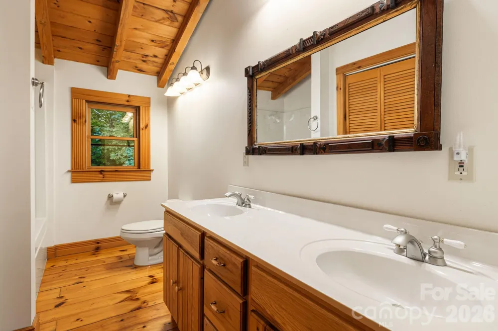 256 Fairway Loop Burnsville, NC 28714