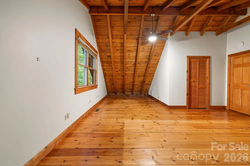 256 Fairway Loop Burnsville, NC 28714