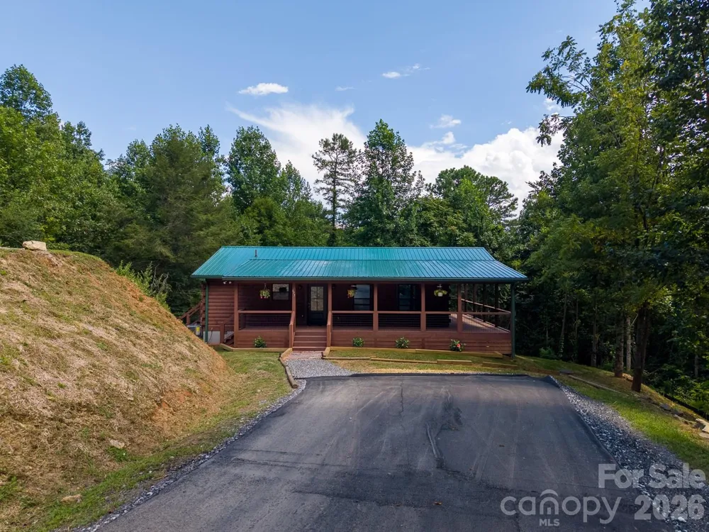 677 Ridgetop Circle Whittier, NC 28789