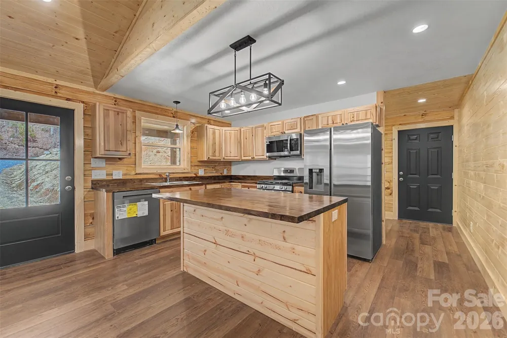 677 Ridgetop Circle Whittier, NC 28789