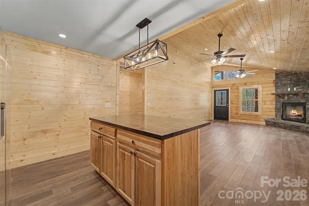 677 Ridgetop Circle Whittier, NC 28789