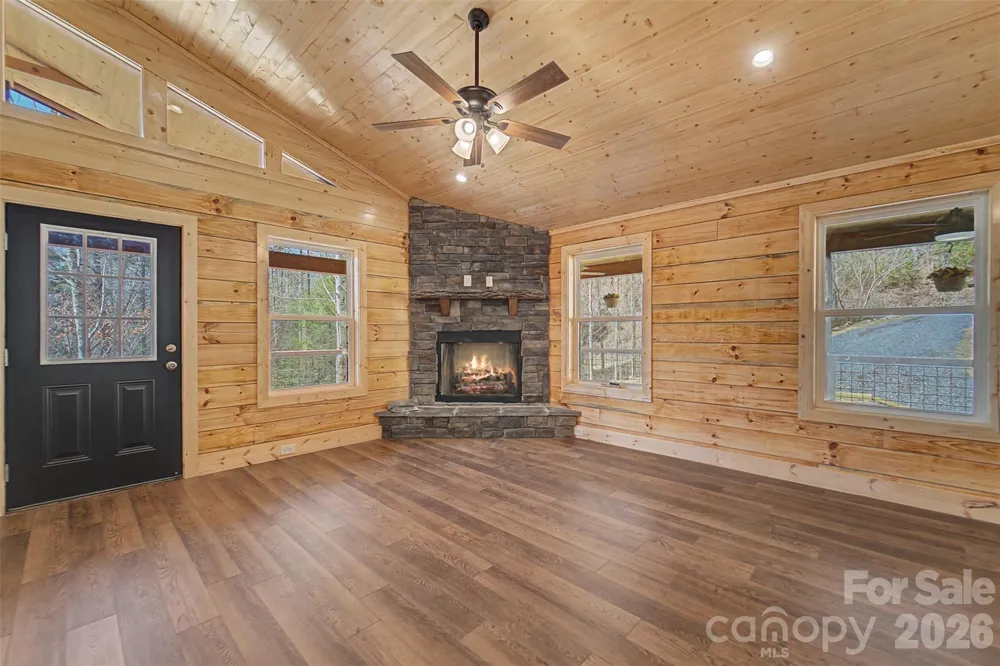 677 Ridgetop Circle Whittier, NC 28789