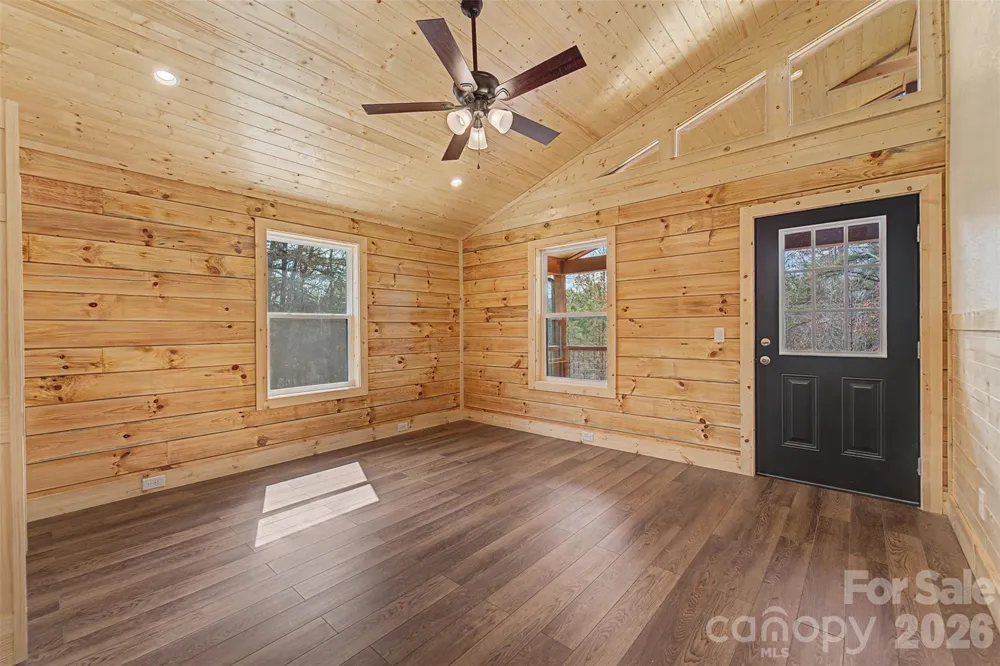 677 Ridgetop Circle Whittier, NC 28789