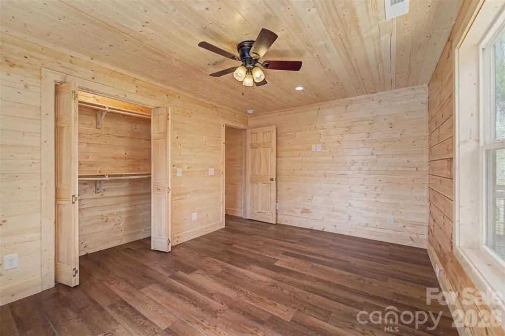 677 Ridgetop Circle Whittier, NC 28789
