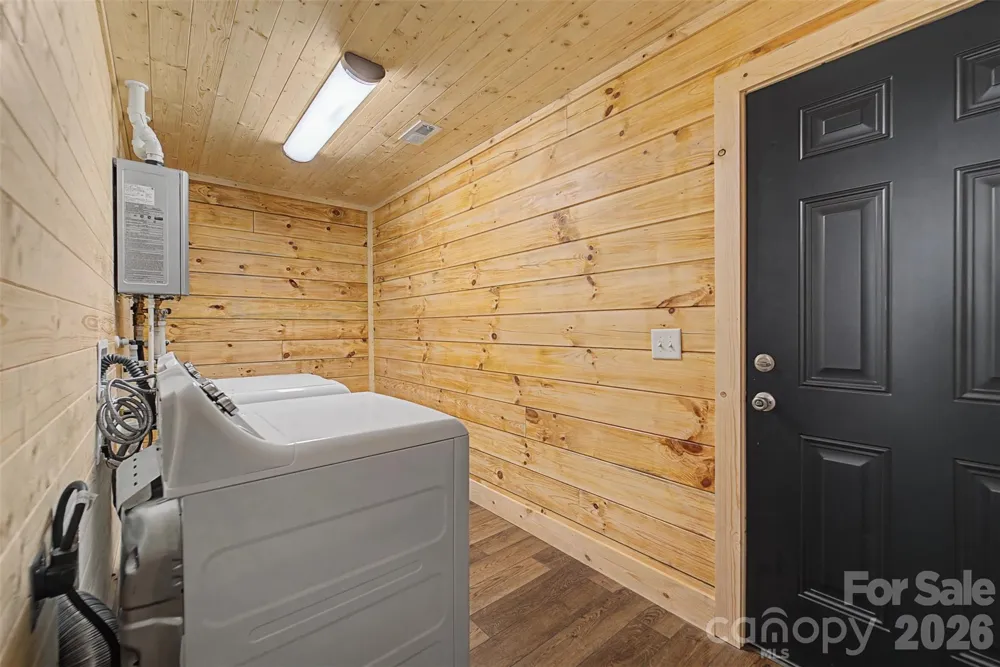 677 Ridgetop Circle Whittier, NC 28789