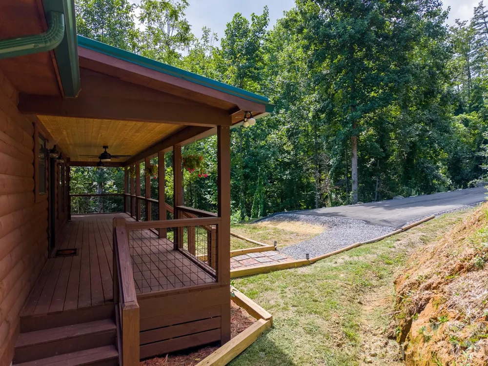 677 Ridgetop Circle Whittier, NC 28789