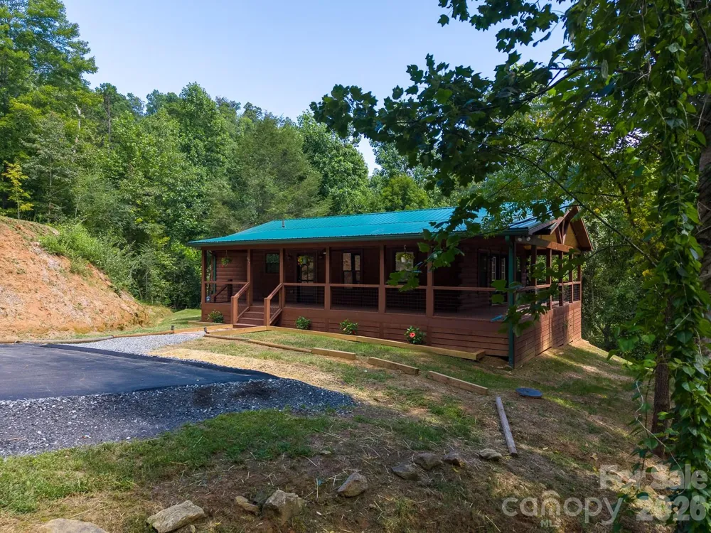 677 Ridgetop Circle Whittier, NC 28789