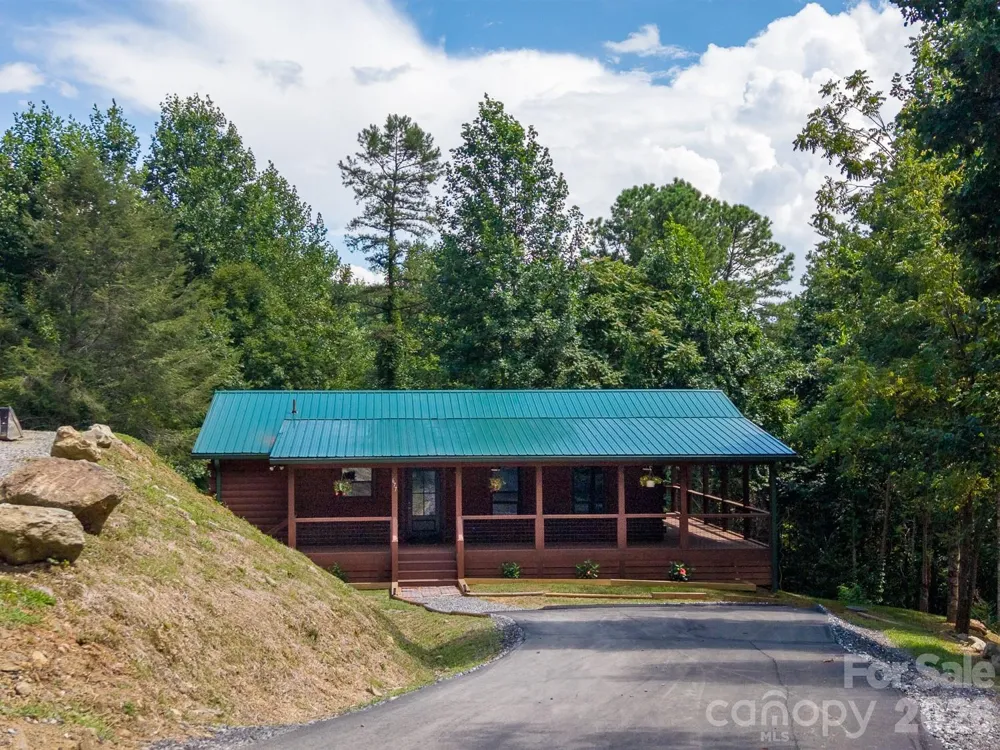 677 Ridgetop Circle Whittier, NC 28789