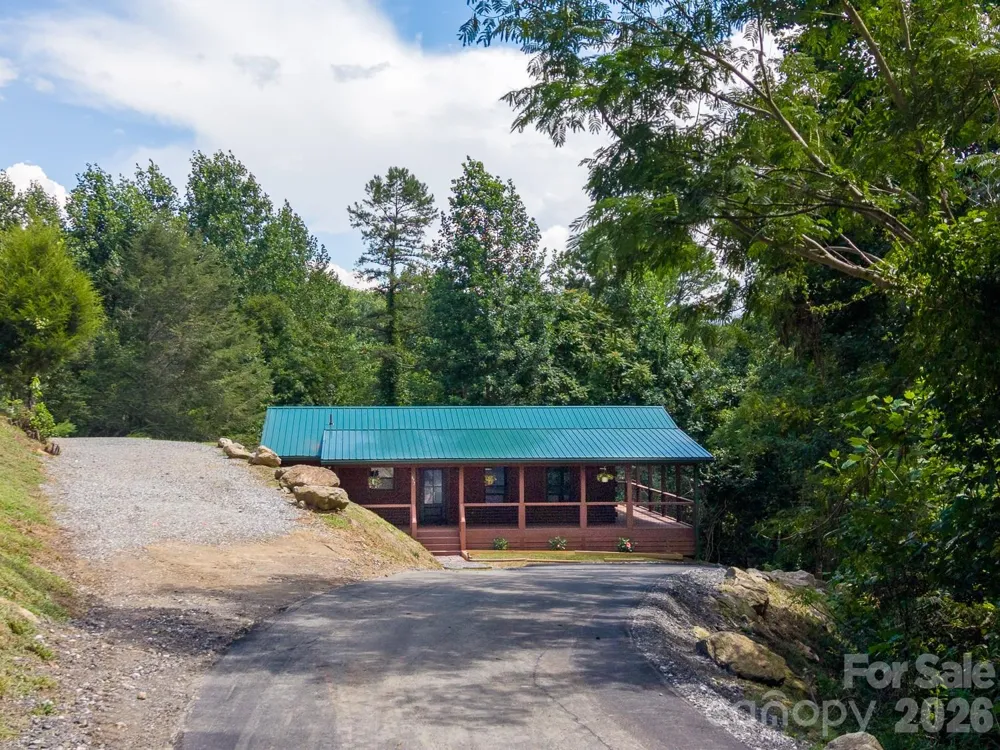 677 Ridgetop Circle Whittier, NC 28789